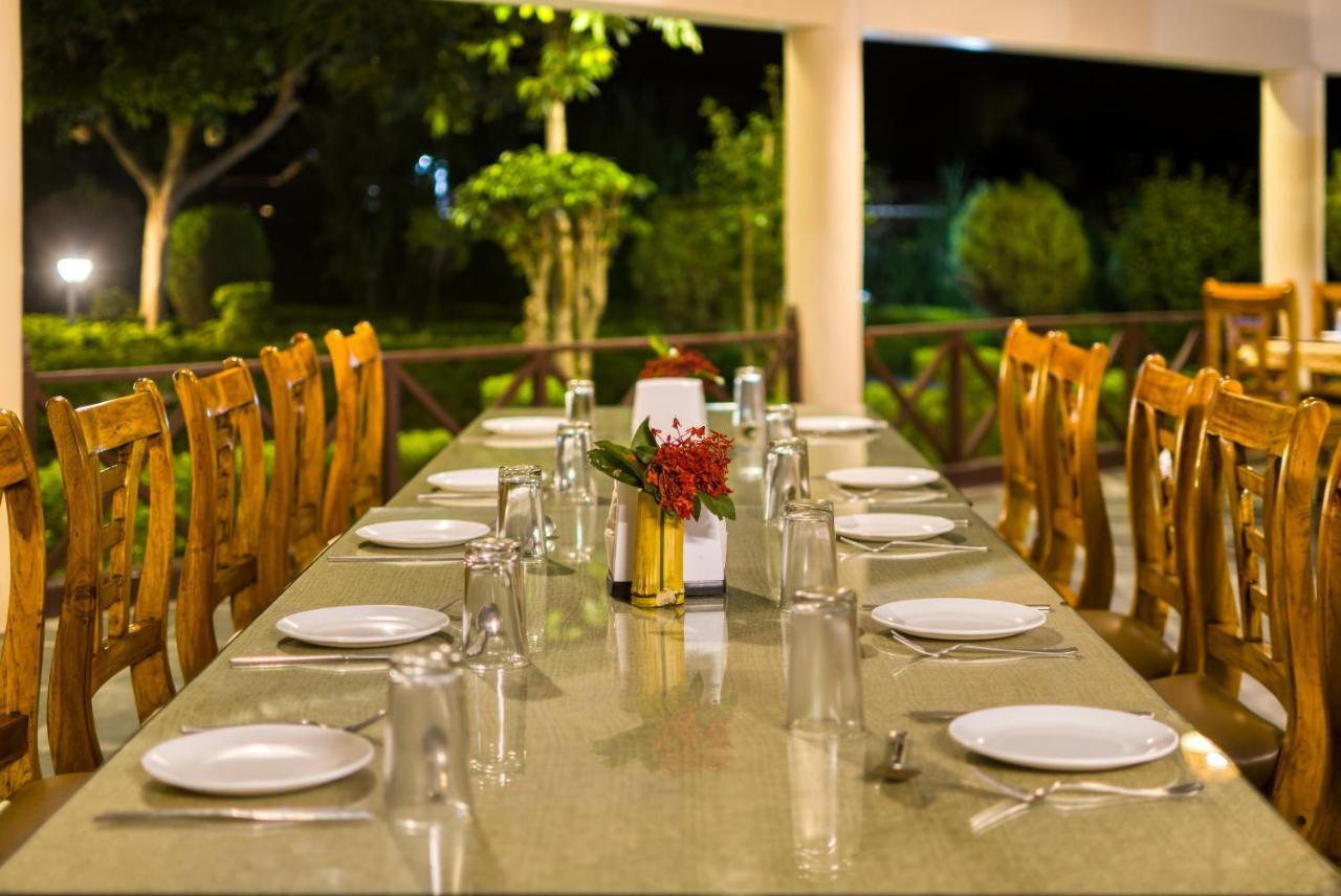 Tusk And Roar Corbett Resort, Jim Corbett Rāmnagar Extérieur photo